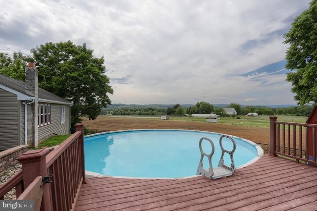 6767 SCHOOLHOUSE RD, Hershey, PA 17033
