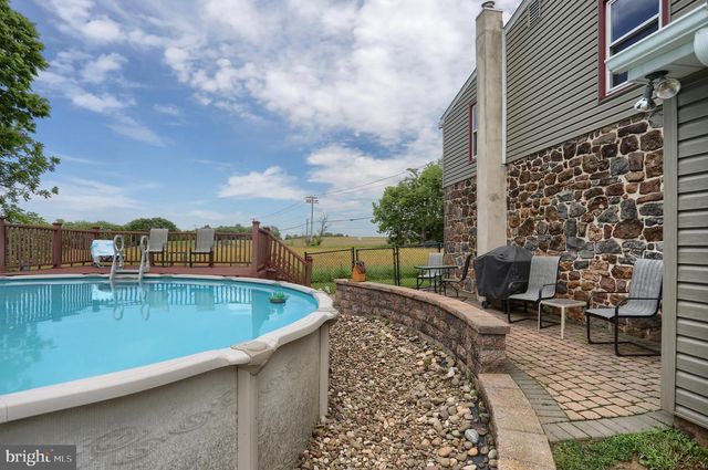 6767 SCHOOLHOUSE RD, Hershey, PA 17033
