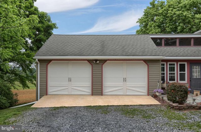 6767 SCHOOLHOUSE RD, Hershey, PA 17033