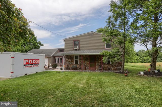6767 SCHOOLHOUSE RD, Hershey, PA 17033