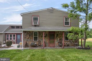 6767 SCHOOLHOUSE RD, Hershey, PA 17033