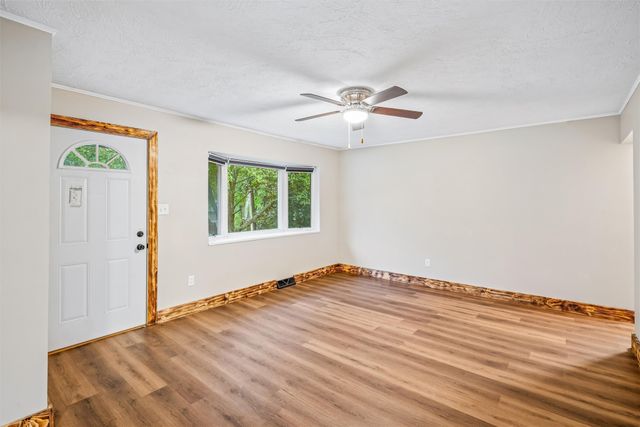 7302 SW 16th Street, Des Moines, IA 50315