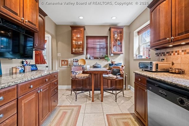 1012 Edgewood Drive, Charleston, WV 25302