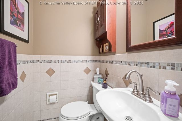 1012 Edgewood Drive, Charleston, WV 25302