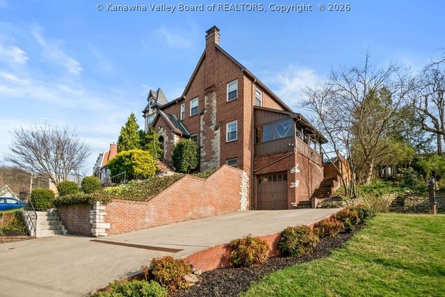 1012 Edgewood Drive, Charleston, WV 25302