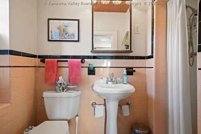 1012 Edgewood Drive, Charleston, WV 25302