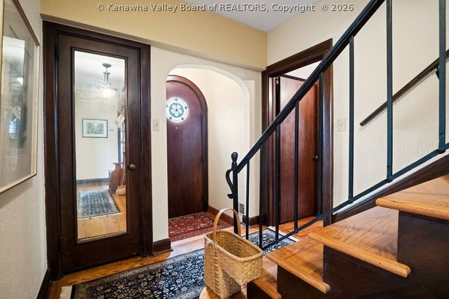 1012 Edgewood Drive, Charleston, WV 25302