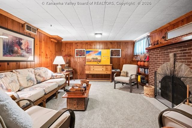 1012 Edgewood Drive, Charleston, WV 25302