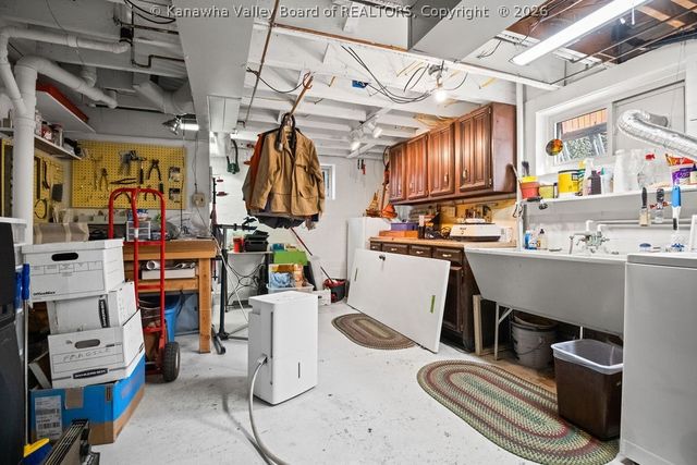 1012 Edgewood Drive, Charleston, WV 25302