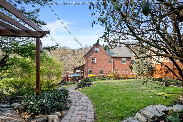 1012 Edgewood Drive, Charleston, WV 25302