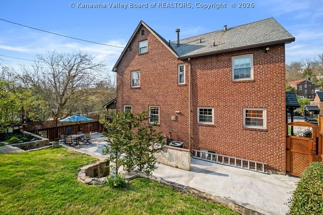 1012 Edgewood Drive, Charleston, WV 25302