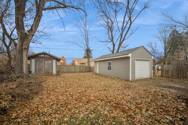 3111 Lincoln Avenue, Des Moines, IA 50310