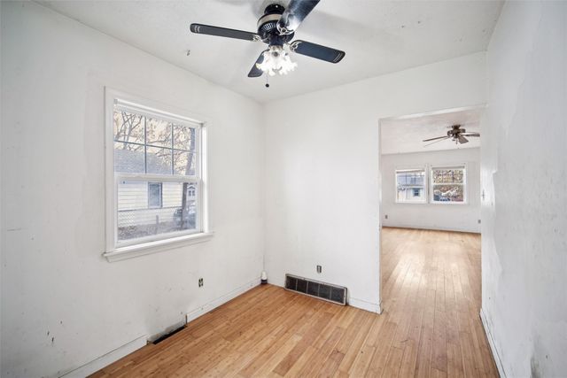 3111 Lincoln Avenue, Des Moines, IA 50310