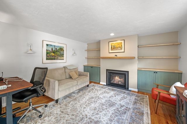 24 Blossom St, Waltham, MA 02451