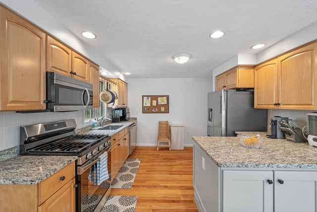 24 Blossom St, Waltham, MA 02451