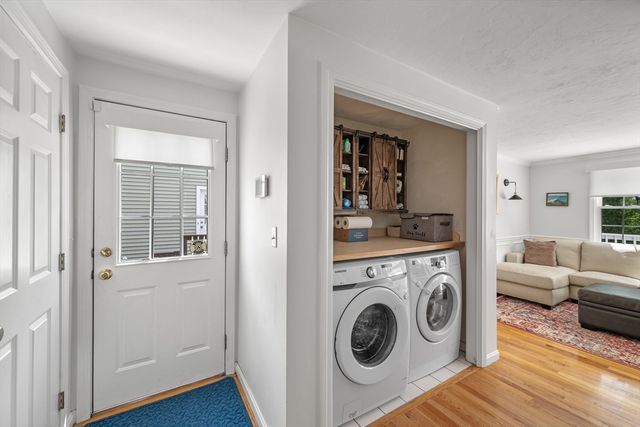 24 Blossom St, Waltham, MA 02451