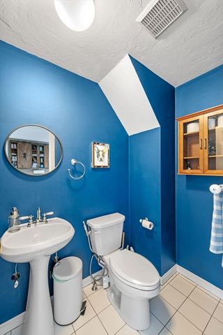24 Blossom St, Waltham, MA 02451