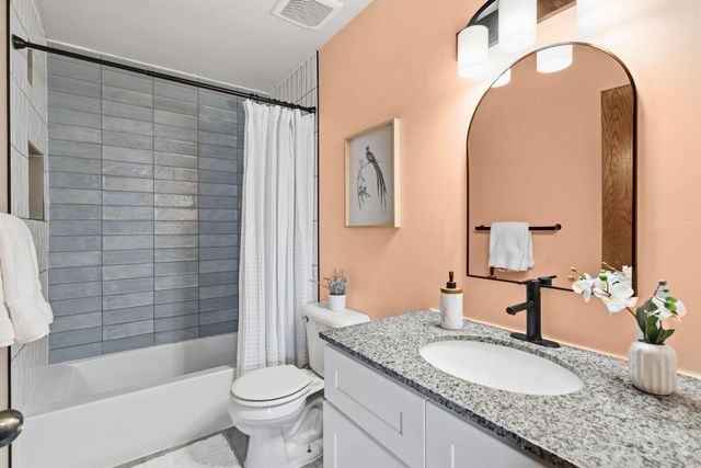 8175 Jensen Avenue S, Cottage Grove, MN 55016