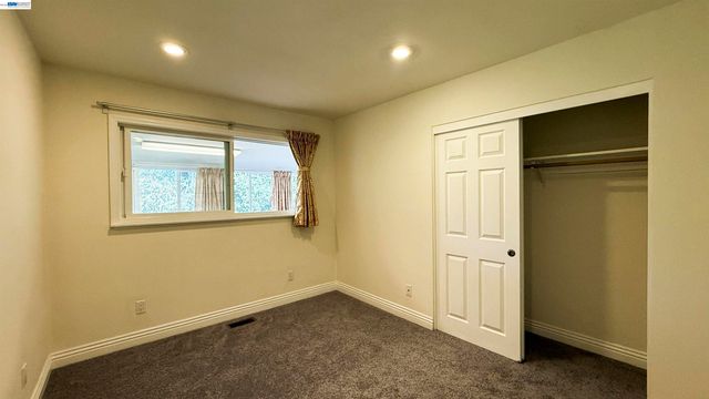 3682 Seven Hills Road B, Castro Valley, CA 94546