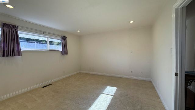 3682 Seven Hills Road B, Castro Valley, CA 94546