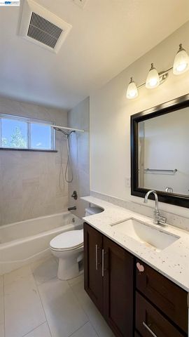 3682 Seven Hills Road B, Castro Valley, CA 94546