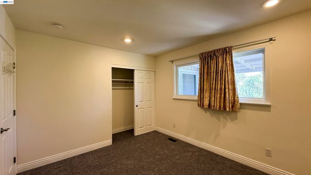 3682 Seven Hills Road B, Castro Valley, CA 94546