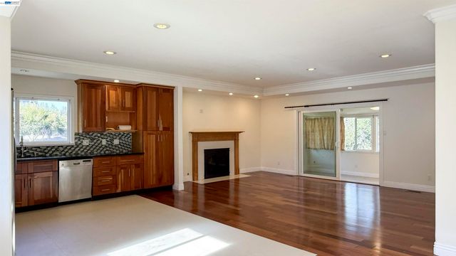 3682 Seven Hills Road B, Castro Valley, CA 94546