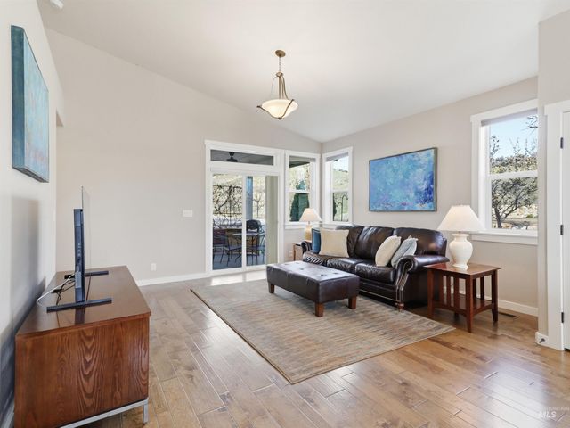 5824 W Tantallon St, Boise, ID 83714