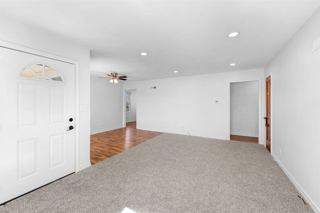 421 E Kirwin Ave., Salina, KS 67401