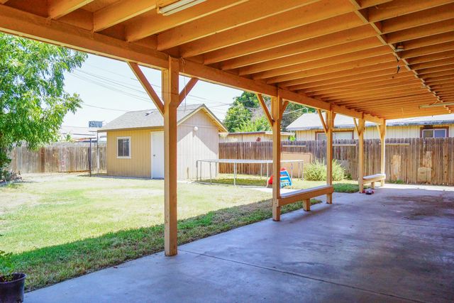 1328 N Leslie Street, Visalia, CA 93291