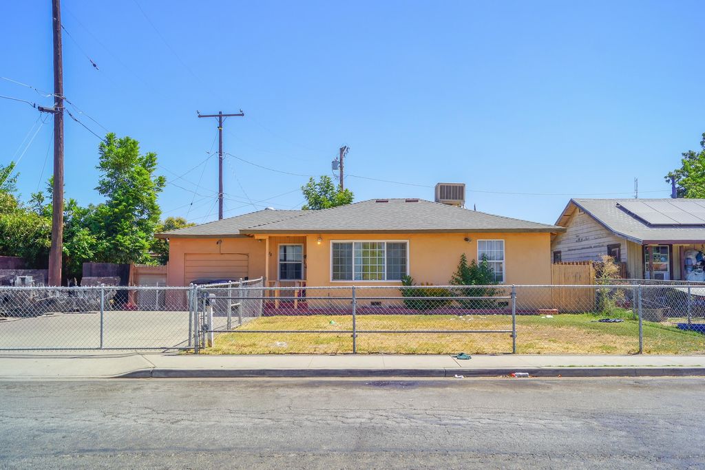 1328 N Leslie Street, Visalia, CA 93291