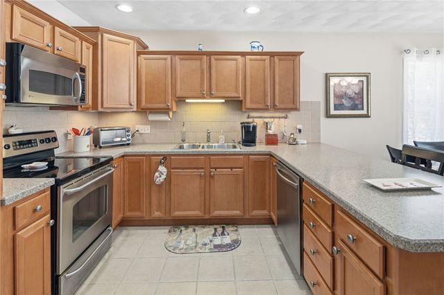 200 Roger Williams Avenue 201, East Providence, RI 02916