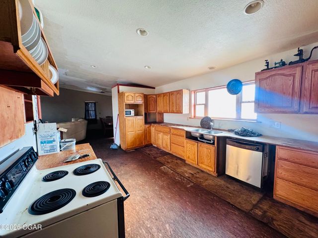 756 Cyclone Road, Pineville, MO 64856