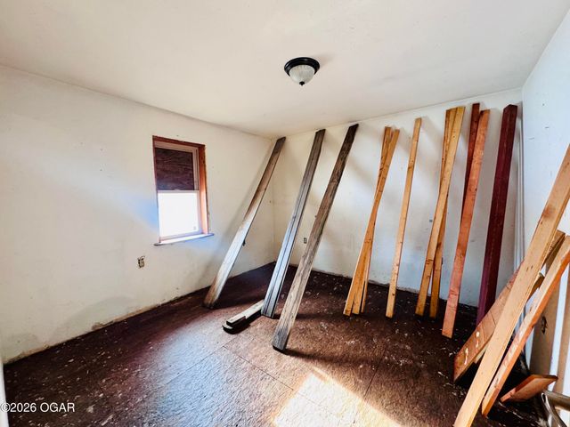 756 Cyclone Road, Pineville, MO 64856