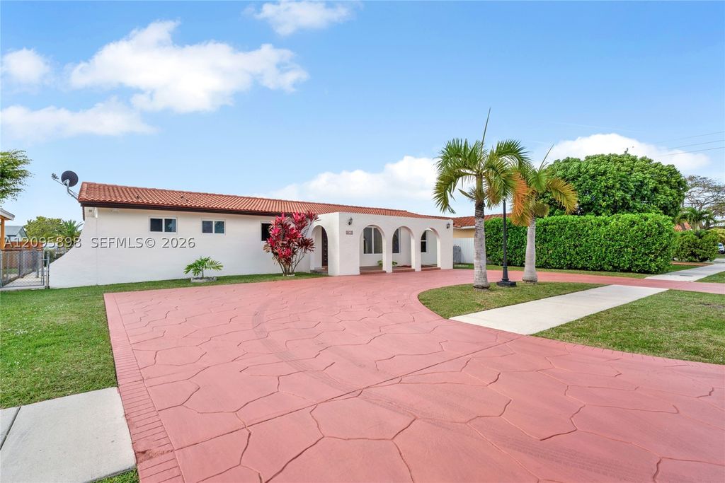2610 SW 108th Ave, Miami, FL 33165