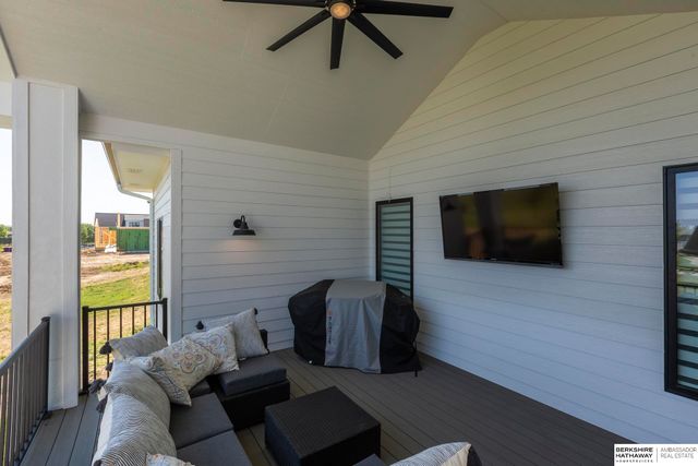 20624 Laurel Avenue, Elkhorn, NE 68022