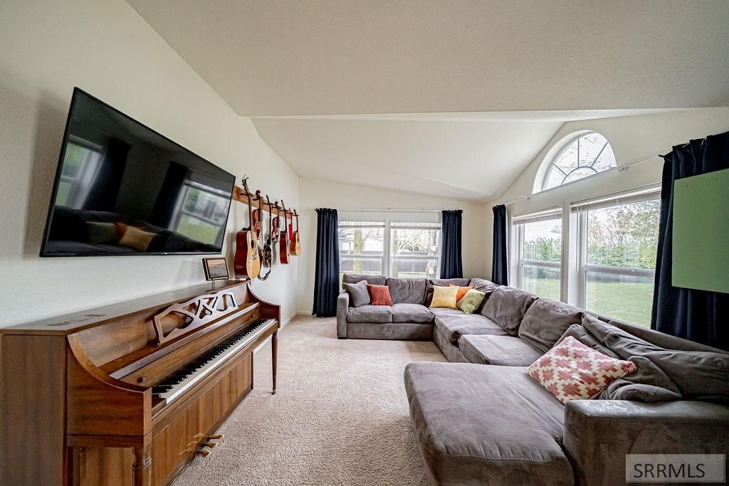 Image 8 of property listing at 14292 N 115 E, Idaho Falls, ID 83401