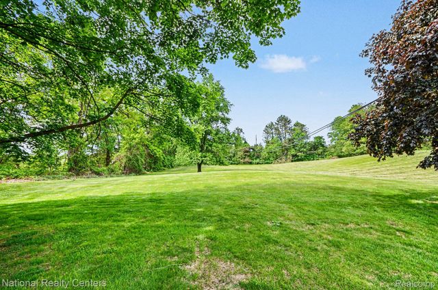 791 Kline Road, Oakland Charter Township, MI 48363