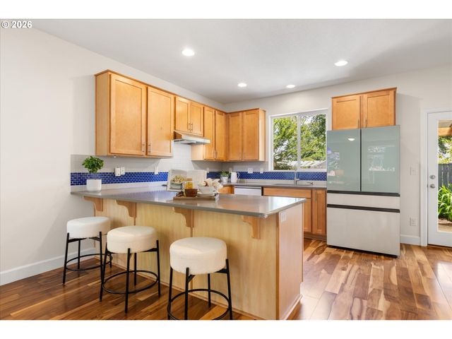 5530 Sw MAIN Ave, Beaverton, OR 97005