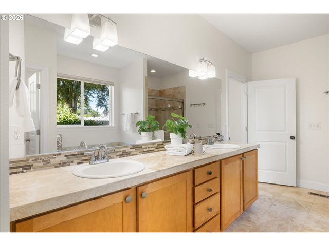 5530 Sw MAIN Ave, Beaverton, OR 97005