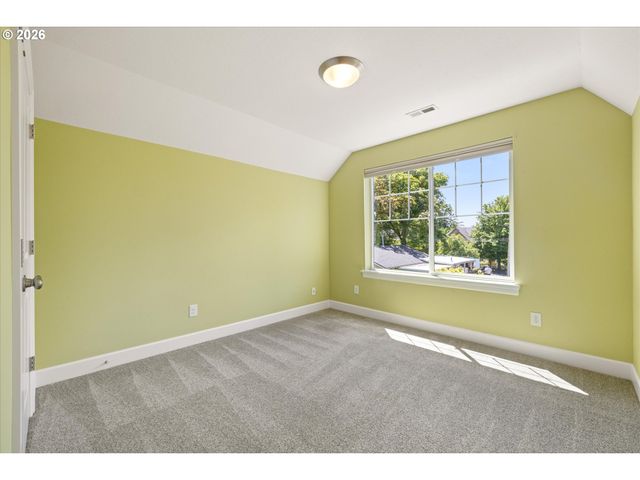 5530 Sw MAIN Ave, Beaverton, OR 97005