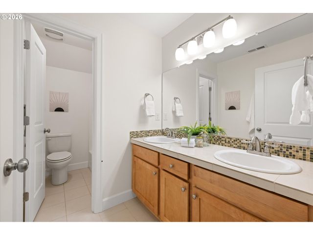 5530 Sw MAIN Ave, Beaverton, OR 97005
