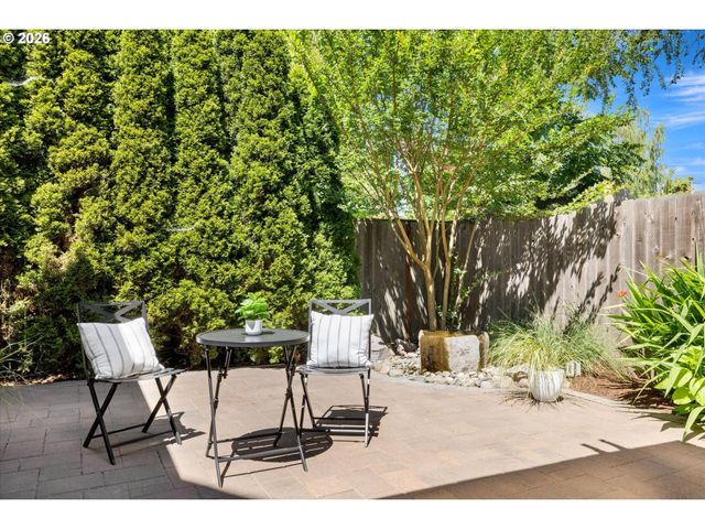 5530 Sw MAIN Ave, Beaverton, OR 97005