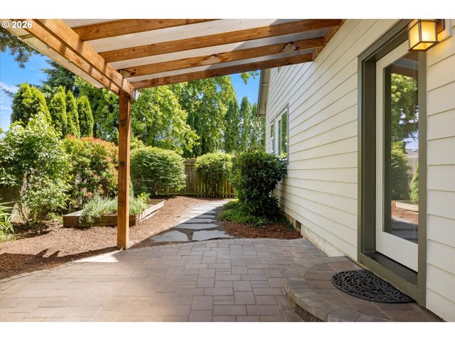 5530 Sw MAIN Ave, Beaverton, OR 97005