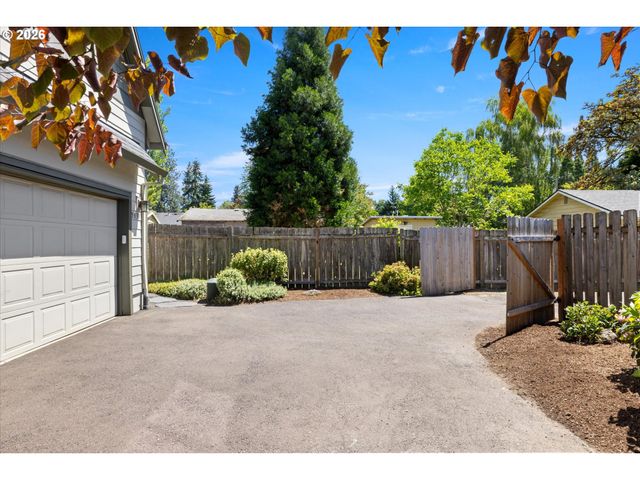 5530 Sw MAIN Ave, Beaverton, OR 97005
