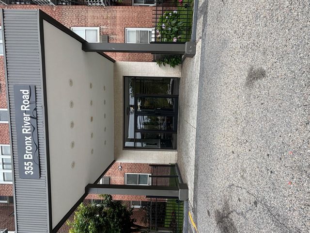 355 Bronx River RD 1B, Bronxville, NY 10704