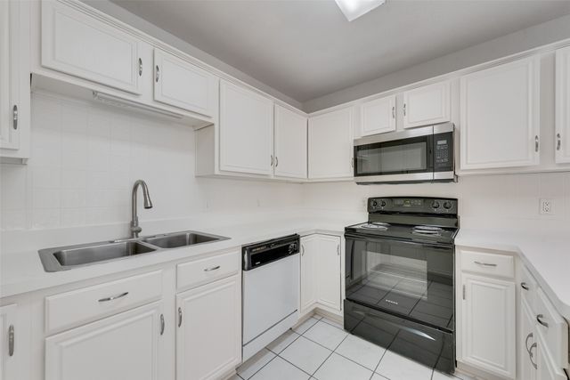 7016 Snowivy Court, Arlington, TX 76001