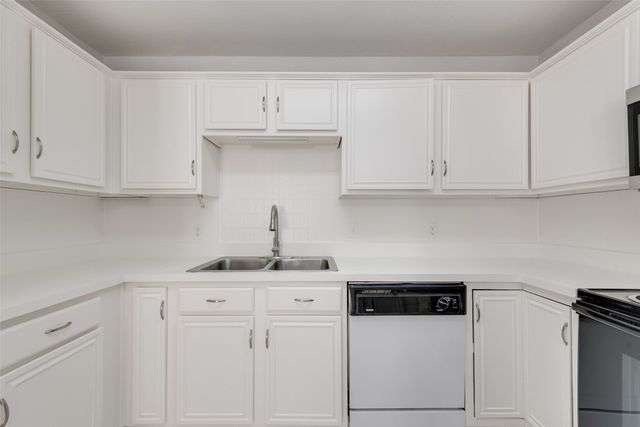 7016 Snowivy Court, Arlington, TX 76001