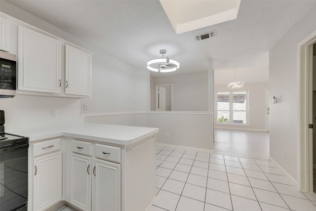 7016 Snowivy Court, Arlington, TX 76001