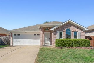 7016 Snowivy Court, Arlington, TX 76001
